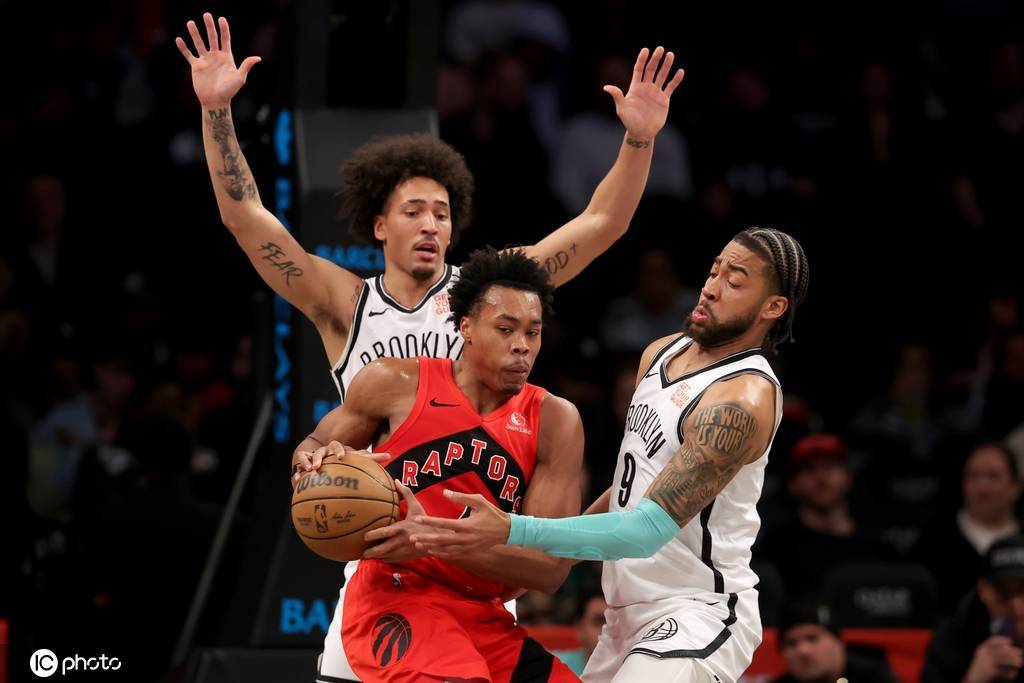 巴恩斯15分克拉克斯顿22+11 猛龙大胜送篮网5连败