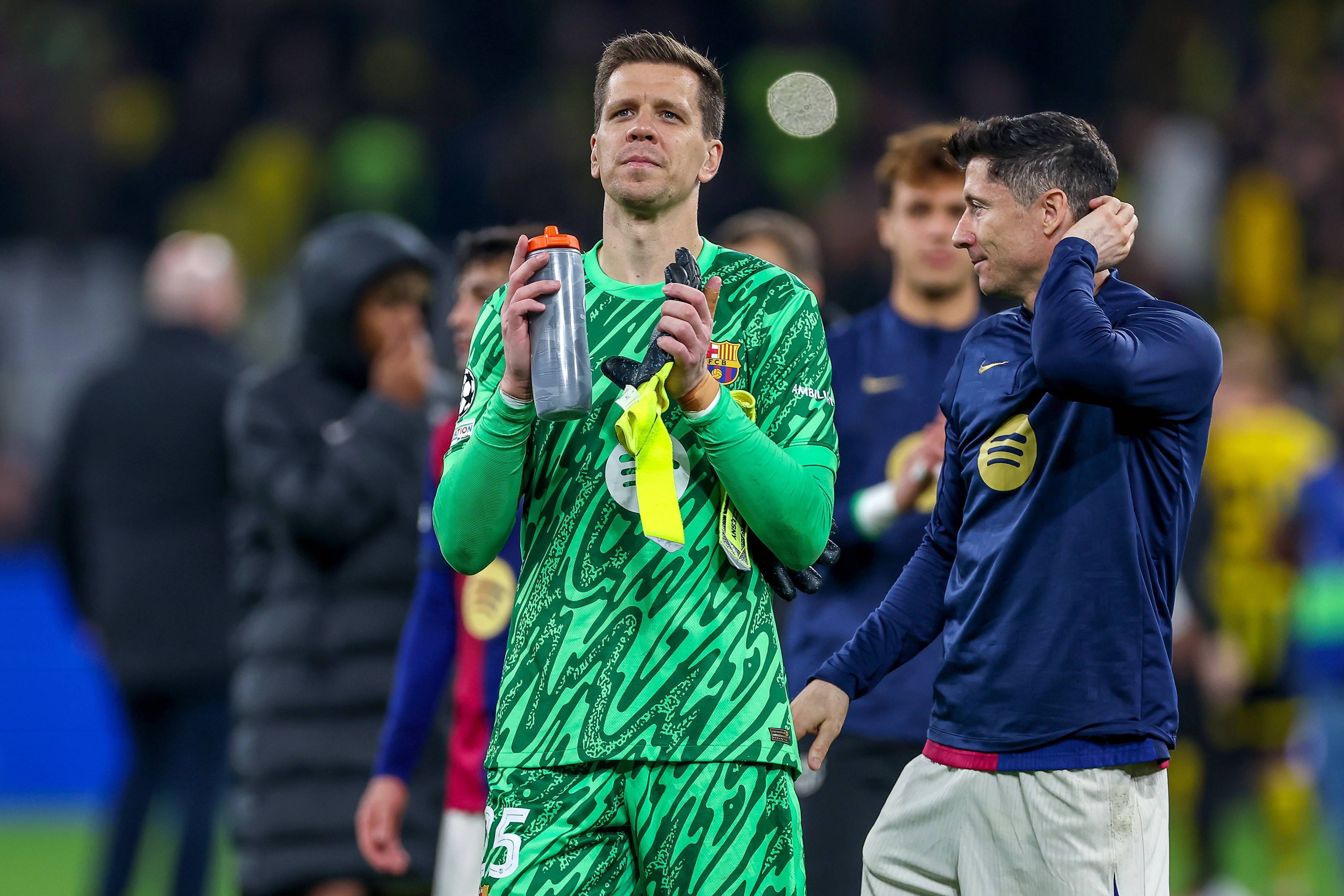 退役选手当大爹！34岁什琴斯尼被轰18脚丢3球但8扑救，力拒翻盘