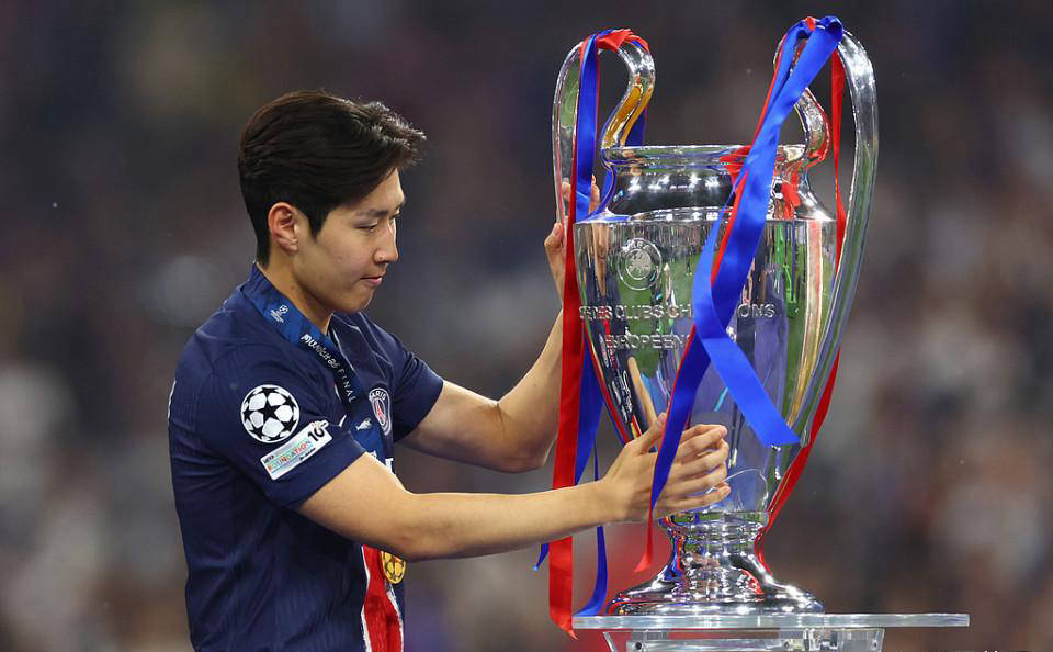 韩国脚李刚仁斩获欧冠冠军，成为人生赢家